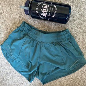 Lululemon hotty hot shorts green smoke 2.5"